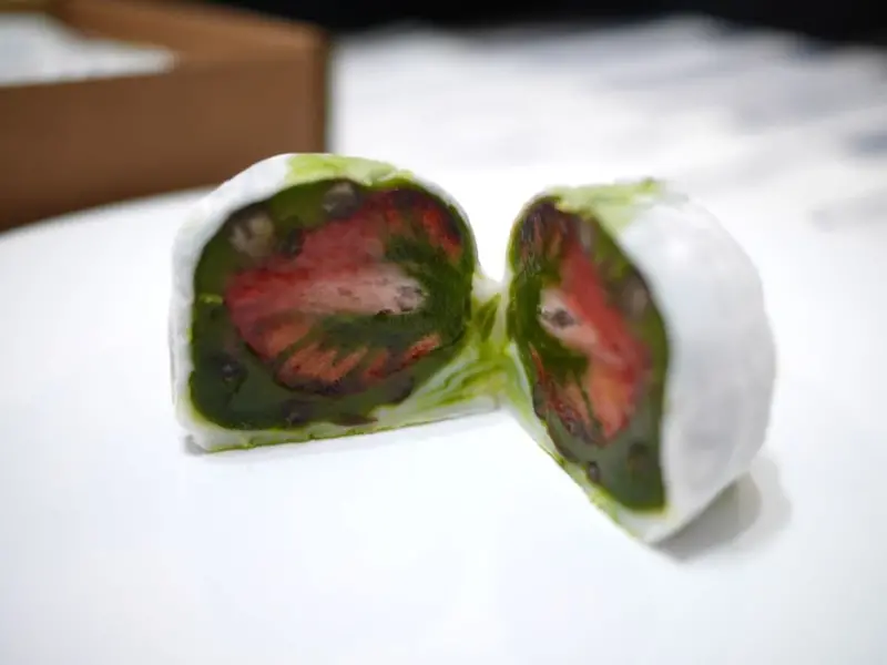 【團購美食】金桃家草莓大福。原味重乳酪大福、抹茶紅豆草莓大福心得。(宅配甜點、台南美食、台南甜點、草莓大福)