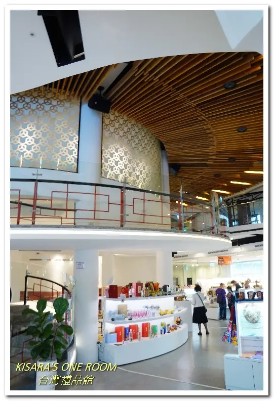 台北城南一日輕旅行．極緻工藝品與城市名片伴手禮品大集合──台灣禮品館．下        
      