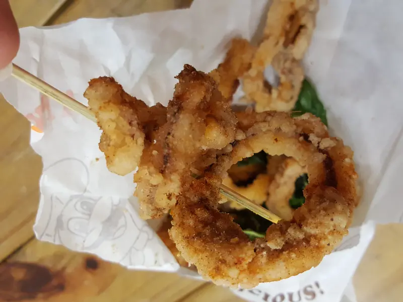 【食-新竹】光華鹽酥雞＆烤肉♥香酥不油膩的魷魚圈♥加入生蒜的玉米筍♥宵夜美食