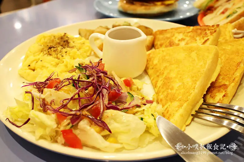 【天母早午餐】屋瑪早午餐~天母商圈中的平價優質/高CP值/早午餐/套餐.輕食.漢堡.總匯三明治