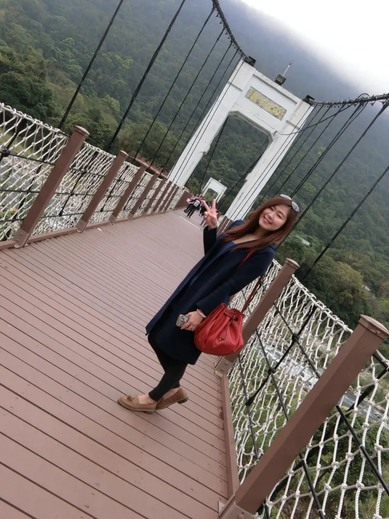 新竹一日遊好玩行程美食推薦●新竹內灣-老街內灣吊橋-合興愛情火車站-Big city大百貨-新竹城隍廟 廟口鴨肉李●康和期貨李貞儀分享