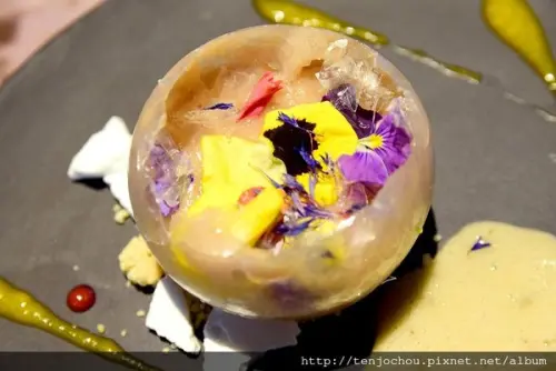 花花，甲飽沒【台北食記】台北發生Taipeiing 每道餐點都是藝術品！全民狗仔跨境式主題料理