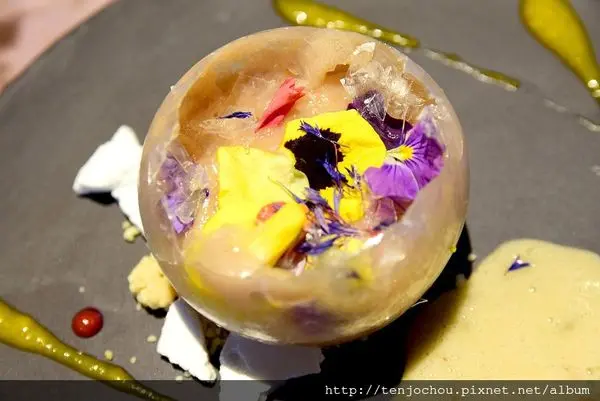 花花，甲飽沒【台北食記】台北發生Taipeiing 每道餐點都是藝術品！全民狗仔跨境式主題料理