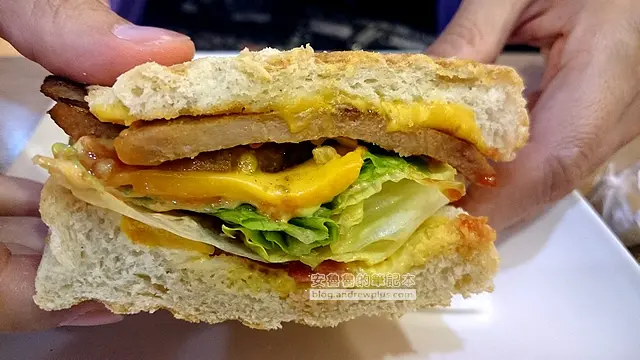 早餐優選(永和安樂店)-自己搭配的多纖雜糧麵包種類和內餡材料,新鮮好吃的精緻早餐店@新北市永和區[永安市場站]