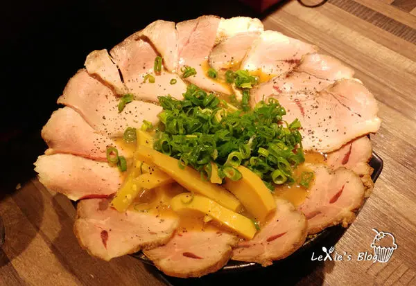 食記【台北】鷹流蘭丸東京醬油拉麵-中山店，叉燒棒棒湯底吃不懂