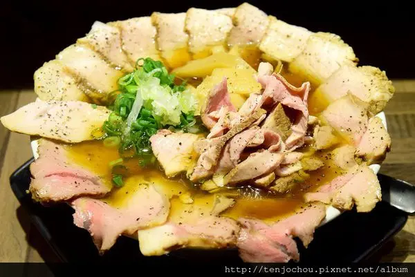 花花，甲飽沒【台北食記】鷹流東京醬油拉麵蘭丸 二店開幕啦！叉燒山肉食者必吃一碗只要280元！