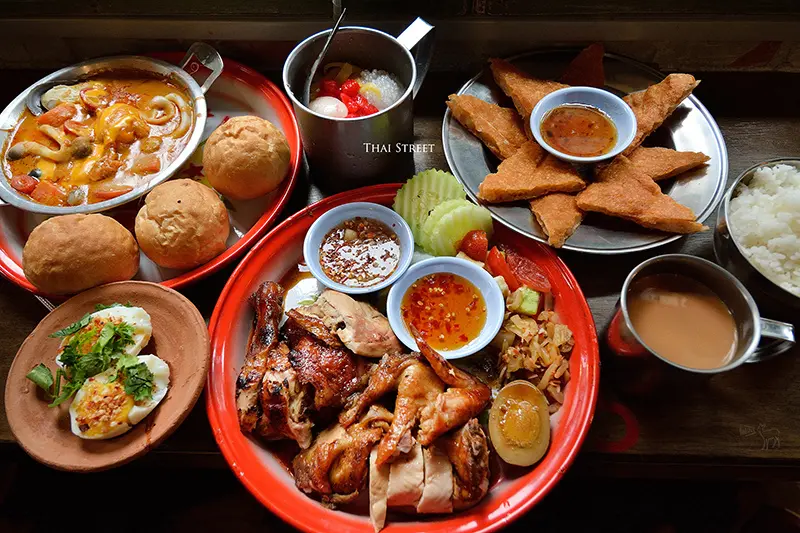 泰街頭:質感泰國風,好吃泰北烤半雞飯
