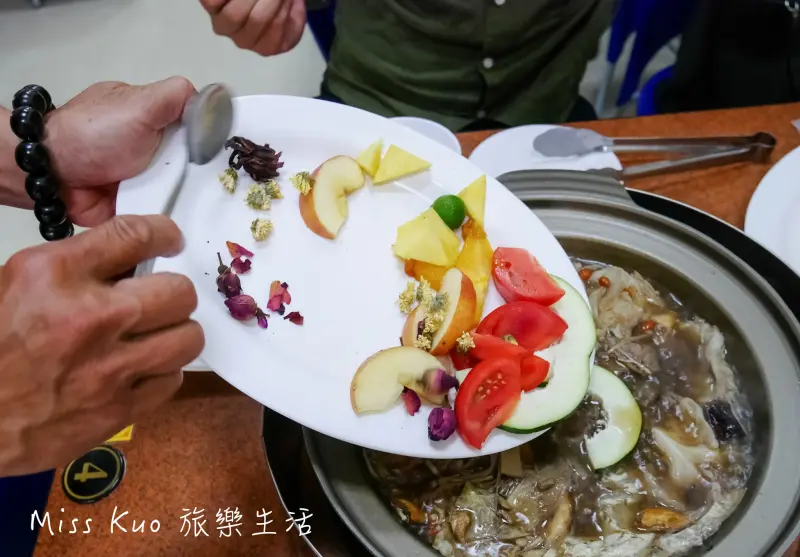 【高雄。食記】全羊大餐吃到飽：小名羊肉爐 💋 健康實在。良心製作《愛評網體驗團》