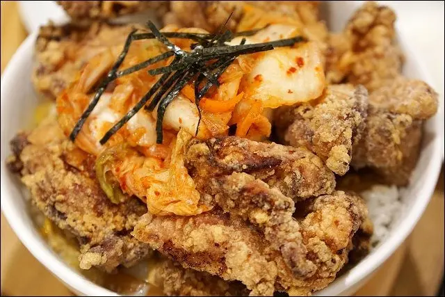 《捷運板南線/新埔站美食/小姑食記》勇氣食堂~捷運新埔站低調新開店，隱身巷弄清新有質感的日式簡餐店！