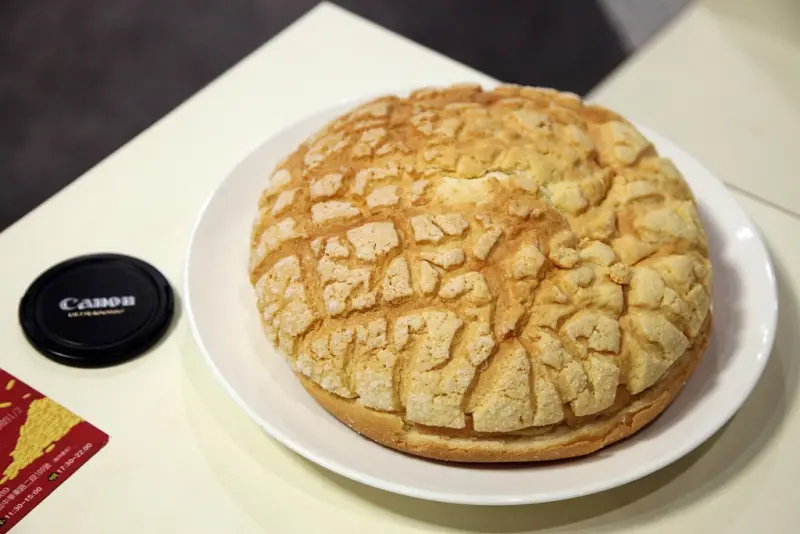 【台南東區-美食】芯芯要去【香港角港式茶餐廳】~用餐打卡可以賺現金?!還有比臉還大的冰火菠蘿包?!