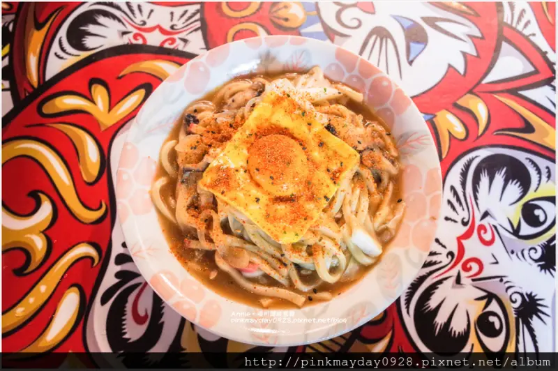 ✿高雄✿ 瑞豐夜市新選擇！日式風格小攤位 Q彈有勁的讚岐烏龍麵 搭配每日限定的月見蛋黃 濃郁美味阿 ➜ 瓏川讚岐烏龍