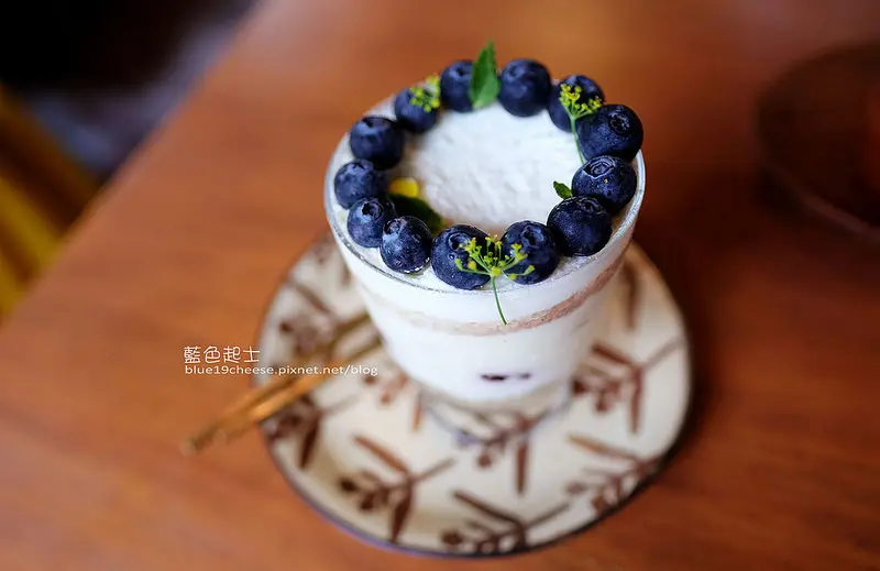 【台中西區】Yokoneco松鼠食堂(リスの食堂)-超隱密低調乾燥花好吃料理甜點食堂.沒有電話不能拍照.家庭式餐廳.只營業星期三~星期六中午時段.私訊預約制.萬月樓隔壁