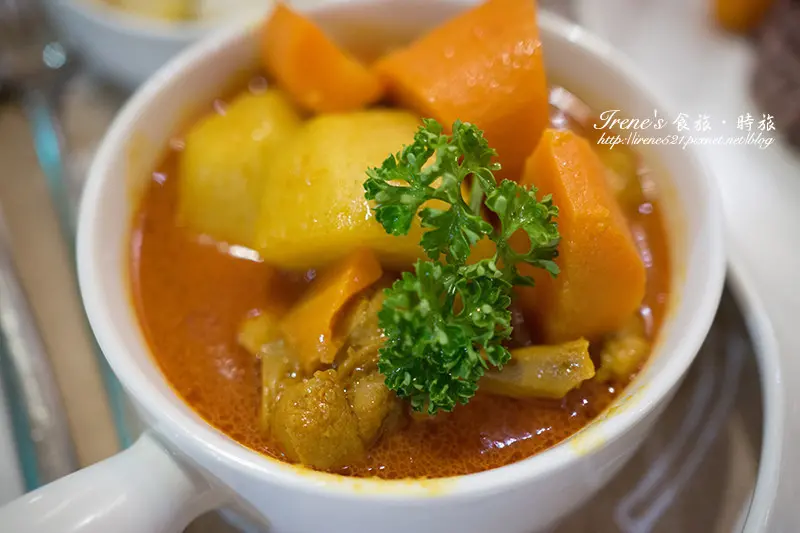 【台北信義區】松菸周圍美食/來自花蓮的好味道/有機天然的食材又不失美味/加飯加醬不加價．家咖哩Jiacurry