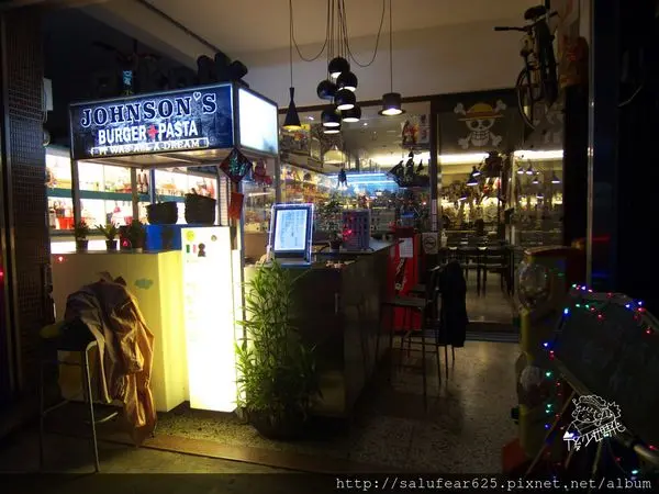 【食記】台中北屯｜大推薦！玩具、模型控不可錯過的聖地！還有物超所值的義大利麵，就在超平價社區美食「強森小館」