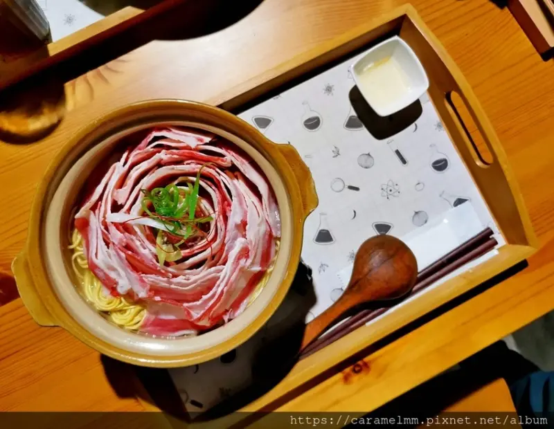 【台南南區】小覓秘麵食所 超唯美玫瑰牛五花麵食 鮮甜湯頭直沖 台南美食 藍晒圖美食 台南創意麵食館 文附菜單