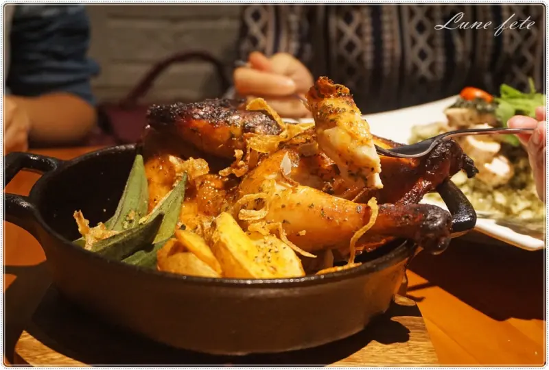 台北信義美食推薦| 市府站走路五分鐘BLAnC布朗客聖誕大餐 ~今年聖誕到溫馨小店取暖!饕客與食神大軍絕不失望的秘密基地!(聖誕大餐/跨年聚餐/異國創意料理/下午茶/小酌首選 棠小璇:來這裡用餐我能保