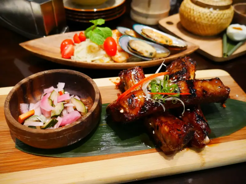 【Angelas日嚐】聖誕跨年 歡聚餐廳，俯瞰雙北的美麗夜景，品嚐精緻美味的亞洲料理，啜飲風味多元的專業調酒【Asia 49 亞洲料理及酒廊 】