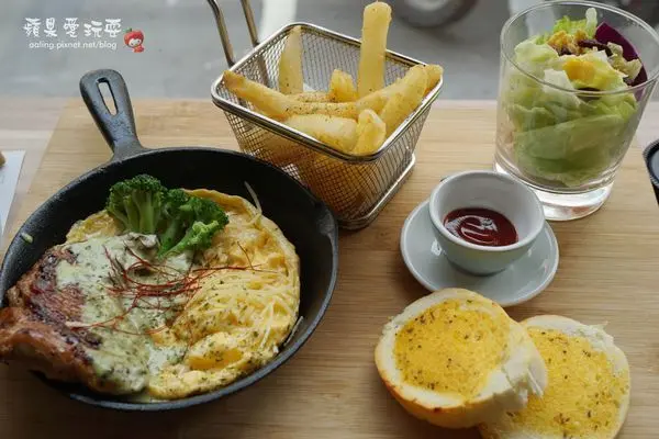 高雄鳳山‧「早．迷鹿Morning Deer」美味的鐵鍋餐~斯不令央!