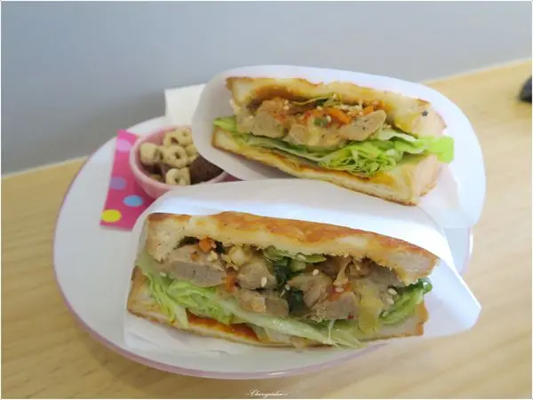 [北投在地美食]兔子吐司~迷你可愛溫馨小店。酥脆香濃起司吐司        
      