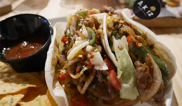 西門町平價美食▌聚會推薦平價美味的「A.K.12美式小館」，巴克斯美式小館分店@捷運西門站(美式餐廳、聚會餐廳)