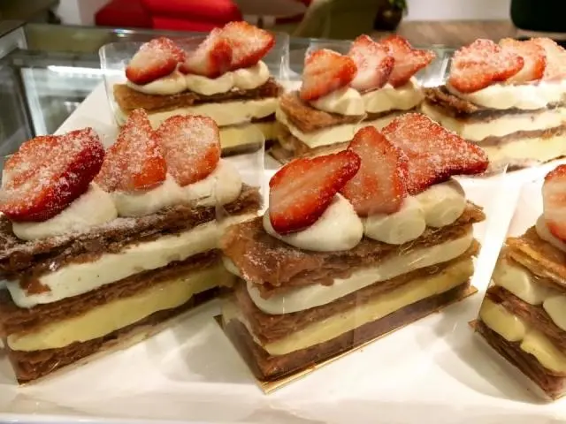 【天母】戀戀草莓融化甜姐兒~ Sweet 16 patisserie 甜典16號