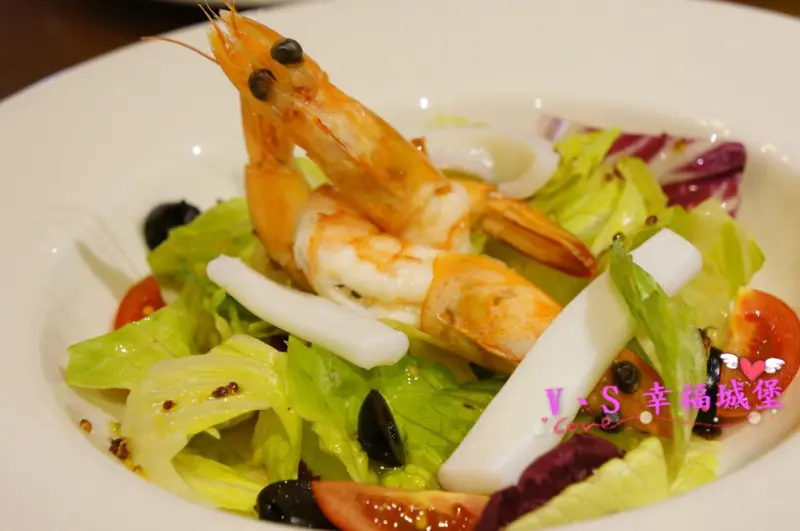 【東區美食】忠孝敦化站 Zorro火烤牛排 ~ 20多年的中餐料理經驗，讓你感受到原汁原味的美食