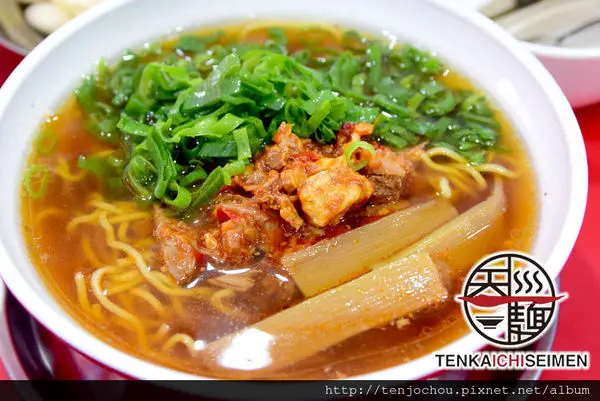 花花，甲飽沒【台北食記】天下一製麵 拉麵+叉燒飯只要140元！日本人開的京都醬油風美食！