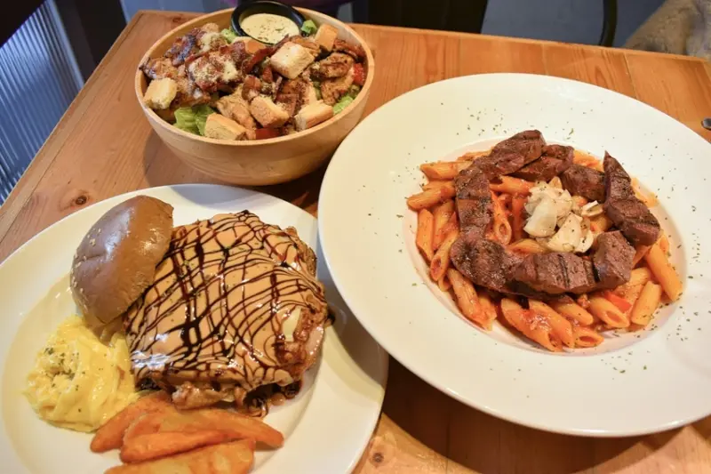 台北東區美食推薦。#史丹貓美式餐廳（忠孝店）。無限時段的早午餐推薦