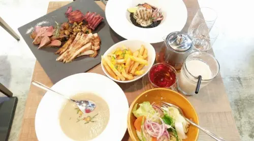 Cucina Felice 費利榭-象山站附近高cp美食  餐點精緻高貴不貴 環境溫馨非常適合聚餐約會  目前2/4人套餐都不收服務費喔!              