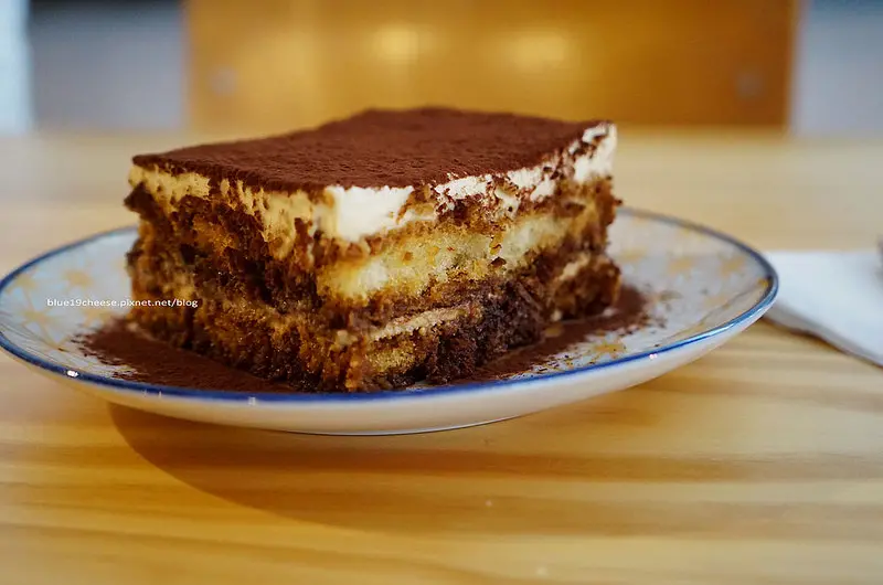 【台中西區】拾年咖啡Coffee Decade-不想吃早午餐.也有下午茶和今日飯.每日甜點不固定.依當日現場為主