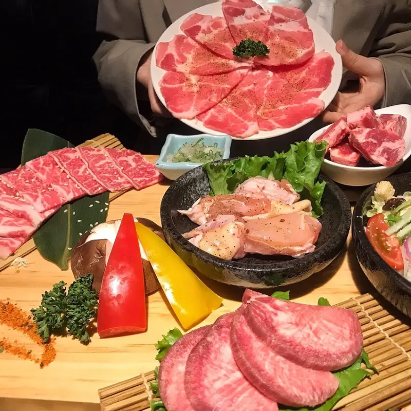 CP很高的平價商業午餐，台中有不到500元的燒肉單人套餐？！ ● 肉肉燒肉五權店 | 台中南屯美食