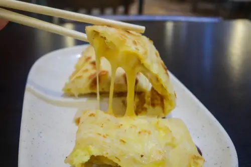 (南京松江站)味鼎蛋餅回訪N次也不厭倦,超威雙色起司蛋餅/龍江路/近八德路