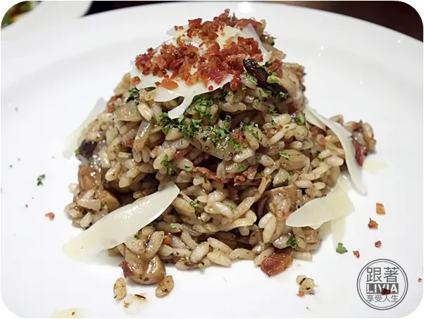 美食。餐廳│ 台北大安區 東門捷運站 大安東門餐酒館 UNCLE 廚棧 英國紳士風餐廳/東門聚餐推薦/情侶約會餐廳/燉飯/創意料理 ❤跟著Livia享受人生❤