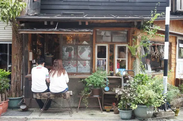 【花蓮市區】珈琲。花Caffe Fiore～老屋注入花元素，非常好殺底片！