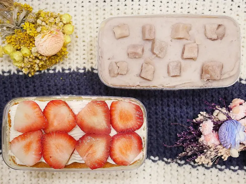 小初心法式甜點 - 桃園特色甜點，冬天就是要來品嘗鮮紅欲滴的草莓以及綿密細緻的芋頭，快把甜點小巴開回家