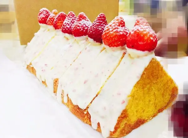 捷運永安站自取 可宅配 ✿ LookLuke ✿ 抓住草莓季尾巴~草莓小山丘手工磅蛋糕 錯過只能等明年!!