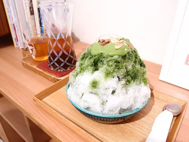 夏季優雅的一碗綠，《Look Luke》小山園若竹抹茶奶蓋刨冰
