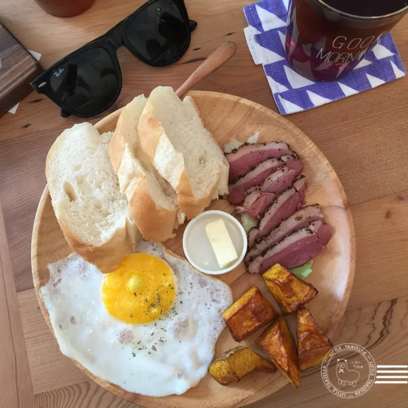 台中 西區。早伴早餐-文青風格老宅 我們來吃早餐吧!近美術館，價格平易近人