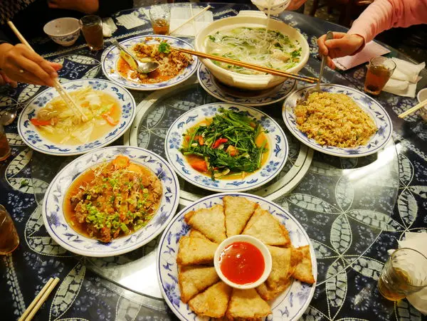 【雲南小館】桃園中壢龍岡/在地饕客才知道的菜市場隱藏版美食/忠貞市場