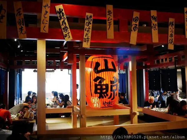 【美食】台中.北區 漢口路 山鯨燒肉@太空菇/套餐燒肉/燒肉肉質精緻/氣氛佳適合約會