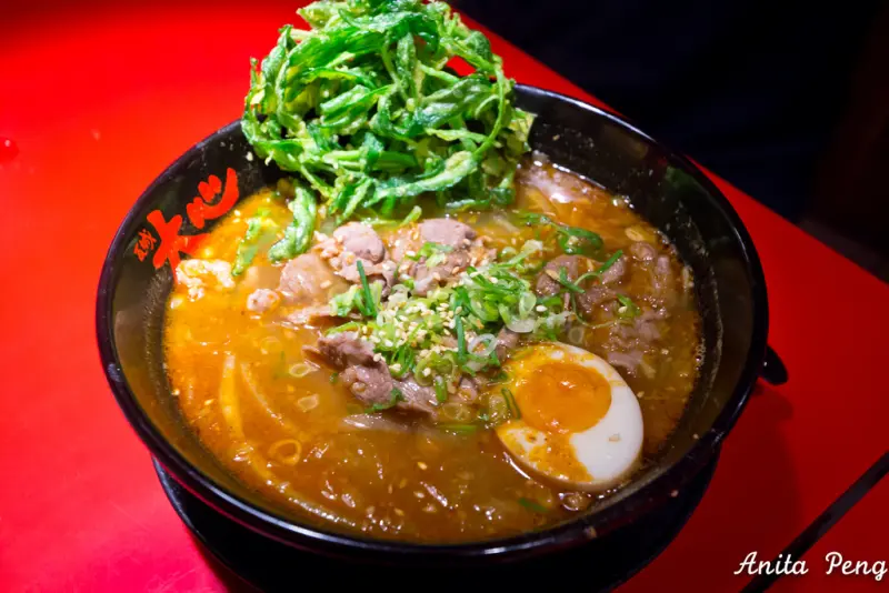 【吃喝．台北】瓦城大心新泰式麵食（台北三越南西店）～平價美味的泰式麵食