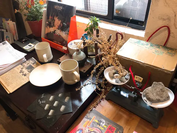 角公園咖啡 ☕️ 2018.04.15 初訪&2019.02.16二訪 捷運中山站 下午茶咖啡  角咖啡X孫女的布丁X鬆餅(蜂蜜)X澎湃紅玉水果茶X可可鮮奶X鹹派X巧克力布朗尼X茶花蜂蜜水X雙