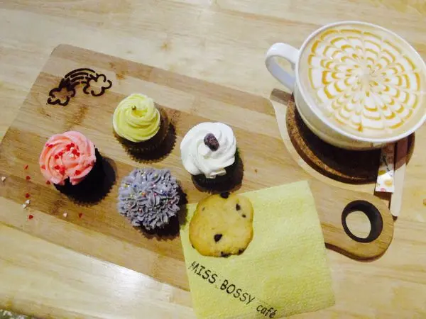 台南 ✿  Miss Bossy Café ✿ 超暖心的杯子蛋糕! 口口都是甜蜜好滋味~