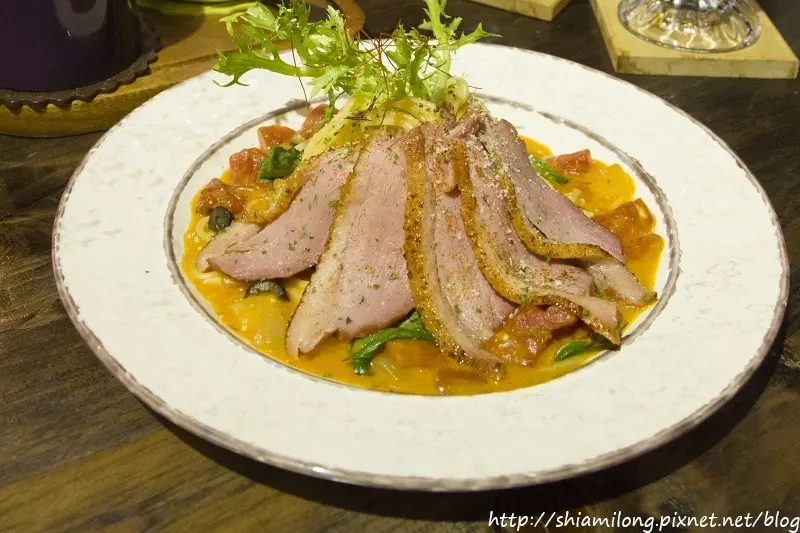 【台南】南區 ★ 漫漫弄 man.man.nong - 老廠房搖身一變，變成了咖啡廳，提供早午餐、義大利麵、下午茶