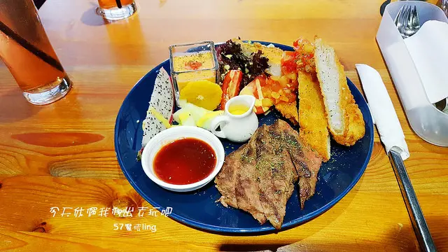 [台中♥北區]禾間糧倉。一間充滿工業風的餐廳。有XL大份量早午餐