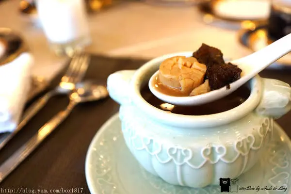 【台中。南屯】台南担仔麵國際連鎖海鮮餐廳-大墩店。歐式皇宮氣息。各式美味珍饌。雙人體驗