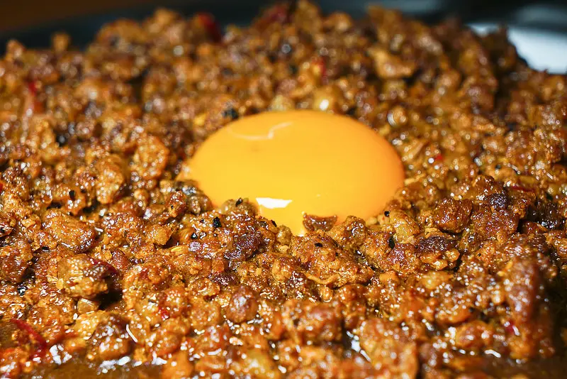 本家台灣咖哩 (大安店) 台南肉燥與日式咖哩的混合美食, 要挑戰1300g咖哩飯當大胃王嘛?