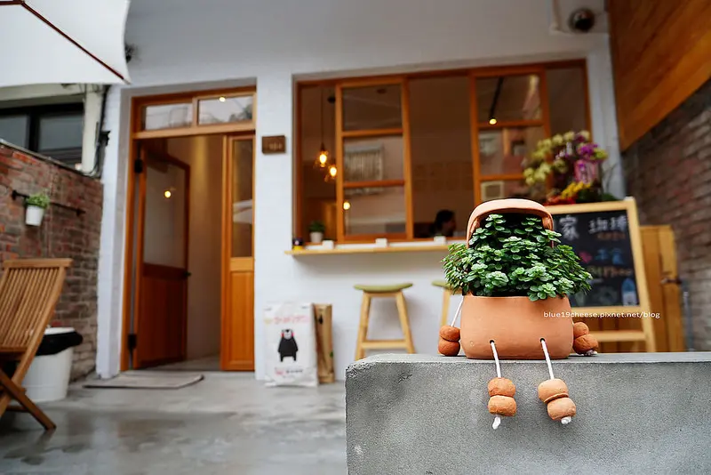 【台中西區】回家珈琲-早午餐午餐咖啡鬆餅.日本熊本製粉.Dansk琺瑯鍋盛裝奶茶.餐點現點現做需等待