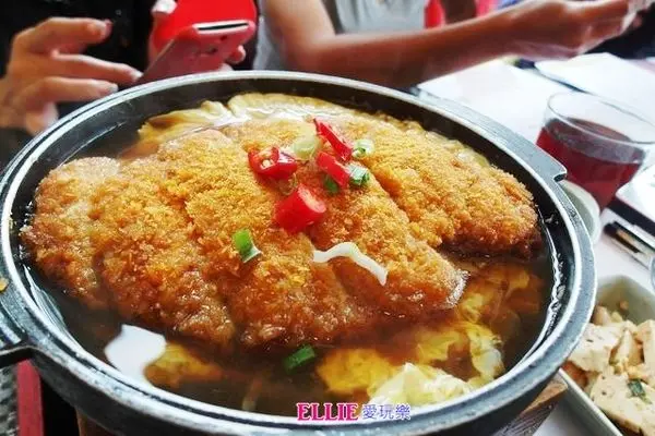 【台中  美食】風尚人文咖啡館東山店 往大坑旅遊用餐休息的好地方