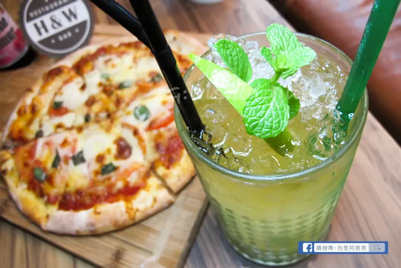 [新店|大坪林站]H&W Restaurant and Bar。瑪格麗特pizza+水牛城辣雞翅+脆皮德式烤豬腳。現場LIVE演唱!享受雞尾酒x精釀啤酒x調酒的微醺之夜。文末附菜單。(提供免費